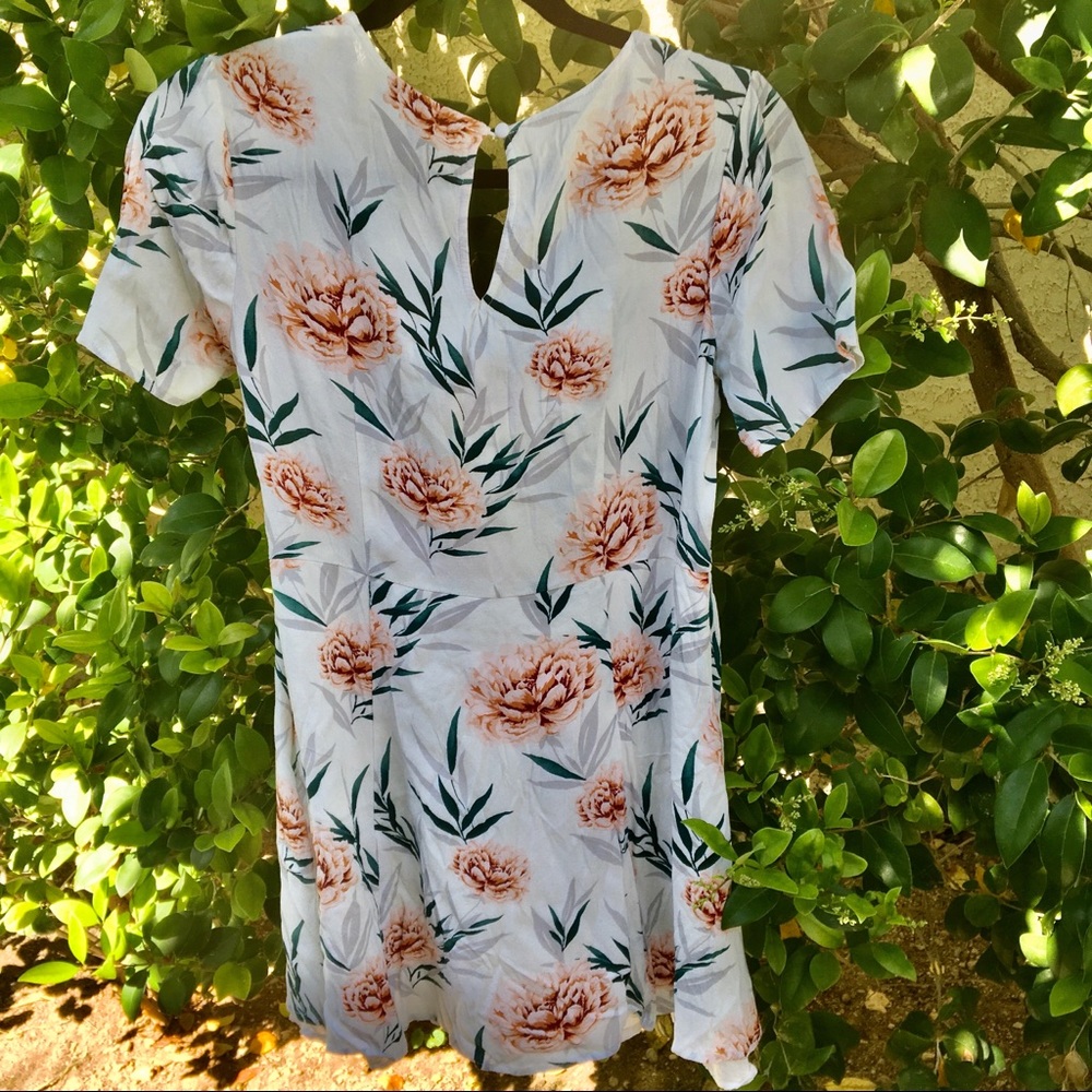 White floral cottage core dress sweetheart neckline summer mini